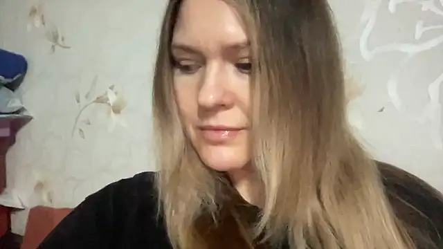 Snapshot of Milysoren chatting on February 5, 8:02 pm Milysoren online show from February 5, 8:02 pm