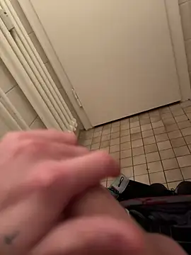 Snapshot of Penisbrutaldick chatting on December 15, 8:04 pm Penisbrutaldick online show from December 15, 8:04 pm