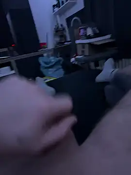 Snapshot of Penisbrutaldick chatting on January 11, 12:33 am Penisbrutaldick online show from January 11, 12:33 am