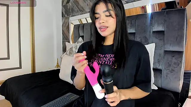 NaylaGrey online show from January 17, 8:23 pm