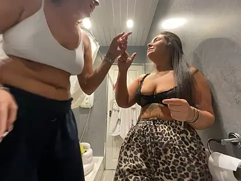 Playfulvixen25 online show from February 28, 12:33 am