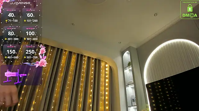Snapshot of AmyVilvet_ chatting on July 7, 10:36 pm AmyVilvet online show from July 7, 10:36 pm