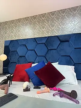 Angelina Roa online show from April 17, 2:31 pm