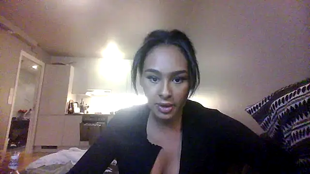 ElviraRose online show from October 8, 4:59 pm