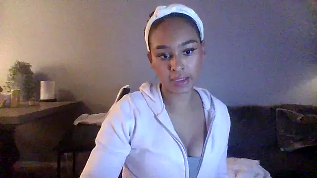 ElviraRose online show from October 9, 5:11 pm