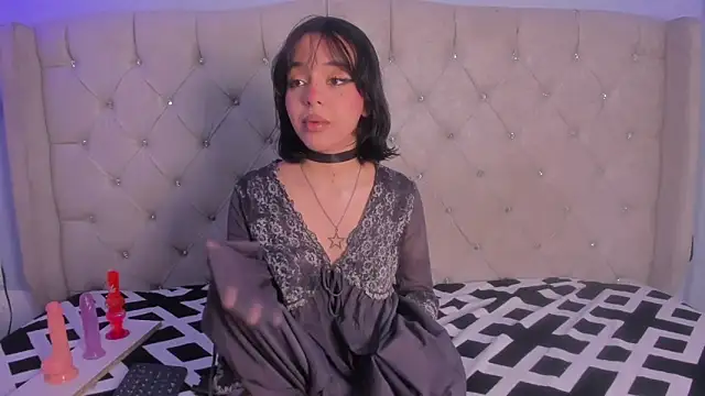 Snapshot of Lizzy_dark chatting on October 14, 11:33 am Lizzy dark online show from October 14, 11:33 am