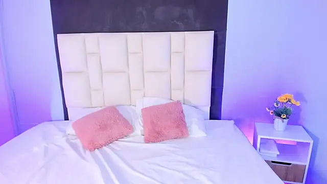 Snapshot of Athenea__fox chatting on October 16, 12:06 pm Athenea fox online show from October 16, 12:06 pm