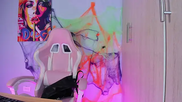 Snapshot of Athenea__fox chatting on October 28, 11:47 am Athenea fox online show from October 28, 11:47 am