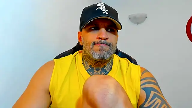 Snapshot of JoshRigby chatting on June 11, 12:32 am JoshRigby online show from June 11, 12:32 am