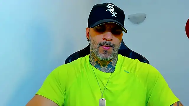 Snapshot of JoshRigby chatting on June 12, 7:13 pm JoshRigby online show from June 12, 7:13 pm