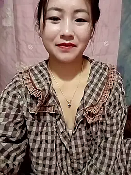 Snapshot of buddy-sexy chatting on May 5, 12:40 am buddy-sexy online show from May 5, 12:40 am