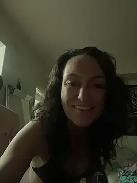 Snapshot of sexybriiiixoxo chatting on February 13, 6:09 am sexybriiiixoxo online show from February 13, 6:09 am