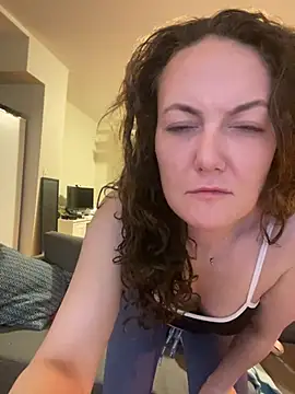 Snapshot of sexybriiiixoxo chatting on May 9, 2:17 am sexybriiiixoxo online show from May 9, 2:17 am