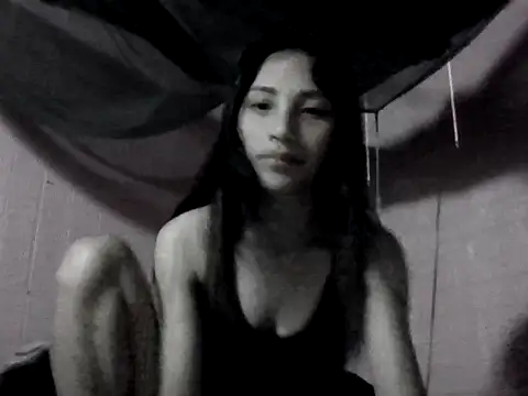 Snapshot of July_sexy69 chatting on May 21, 1:45 am July sexy69 online show from May 21, 1:45 am