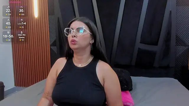 Valka Ross online show from December 17, 11:33 pm