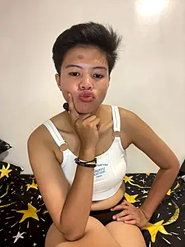 Snapshot of Obre17 chatting on November 30, 2:32 pm Obre17 online show from November 30, 2:32 pm