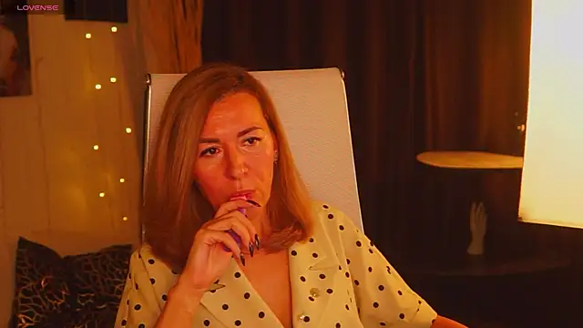 DonnaSmitth online show from October 23, 3:55 pm