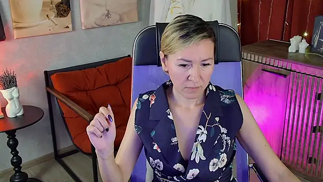 DonnaSmitth online show from May 21, 6:59 pm