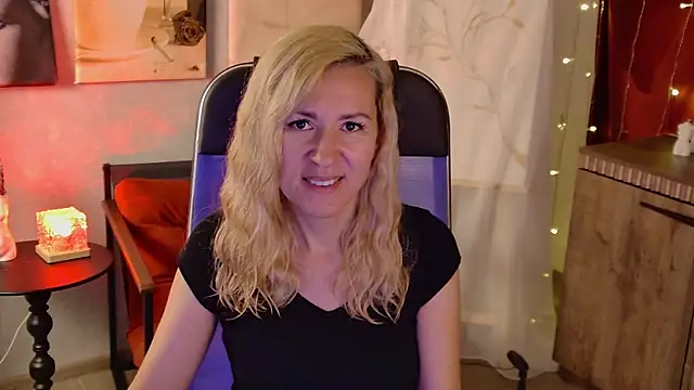 Snapshot of DonnaSmitth chatting on July 2, 9:32 pm DonnaSmitth online show from July 2, 9:32 pm