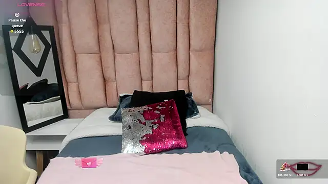 Issa Milf   online show from February 7, 11:36 am