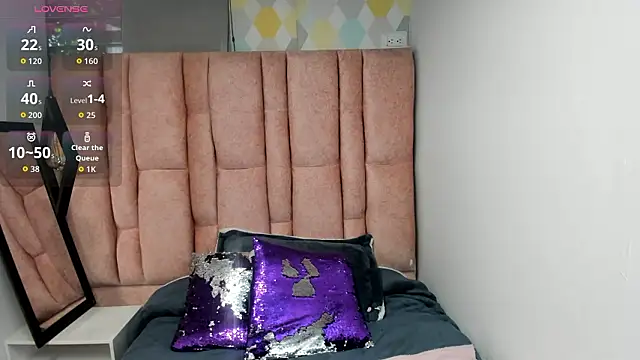 Issa Milf   online show from February 11, 1:05 pm