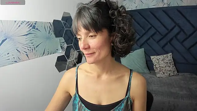 Valery More   online show from February 8, 3:15 pm