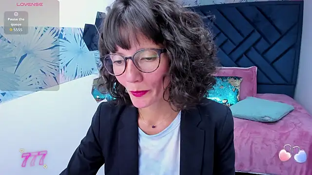 Valery More   online show from April 29, 5:30 pm