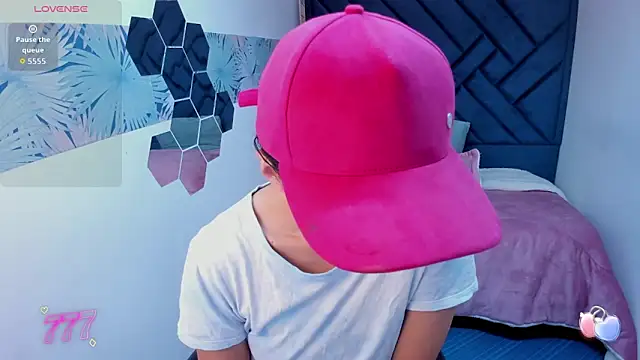 Valery More   online show from May 30, 1:19 pm