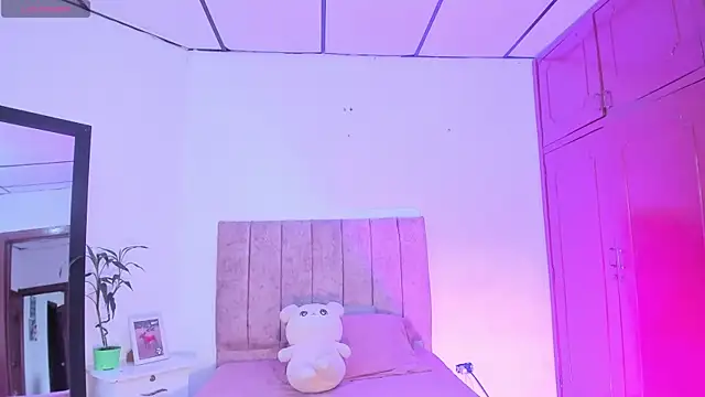 Mila 1wood online show from July 18, 12:53 pm