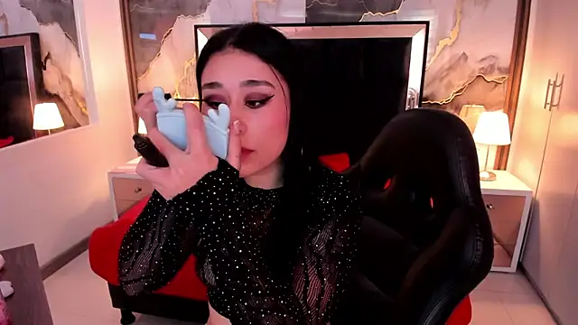 SusanVilla online show from December 2, 8:04 pm