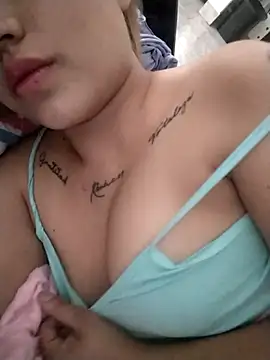 Snapshot of aurofox21 chatting on March 1, 6:32 pm aurofox21 online show from March 1, 6:32 pm