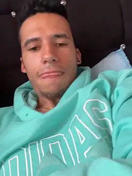 Snapshot of wiland_hot23 chatting on September 28, 3:17 pm wiland hot23 online show from September 28, 3:17 pm