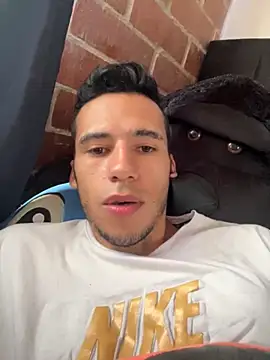 Snapshot of wiland_hot23 chatting on October 4, 3:43 pm wiland hot23 online show from October 4, 3:43 pm