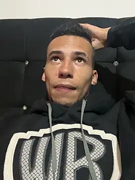 Snapshot of wiland_hot23 chatting on October 13, 4:12 am wiland hot23 online show from October 13, 4:12 am