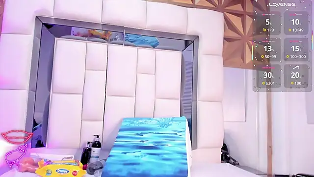 violet milleer online show from March 20, 7:30 pm