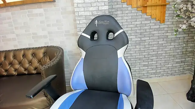 Alisonn Doll online show from February 18, 6:48 pm