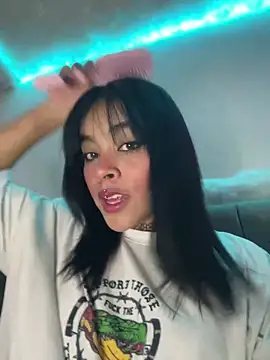 Snapshot of Veeronica_ chatting on September 27, 1:21 am Veeronica online show from September 27, 1:21 am