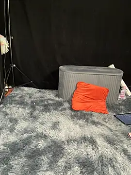 SaraNoir80 online show from March 19, 9:30 pm