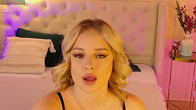 EllyLinn online show from January 17, 5:05 pm