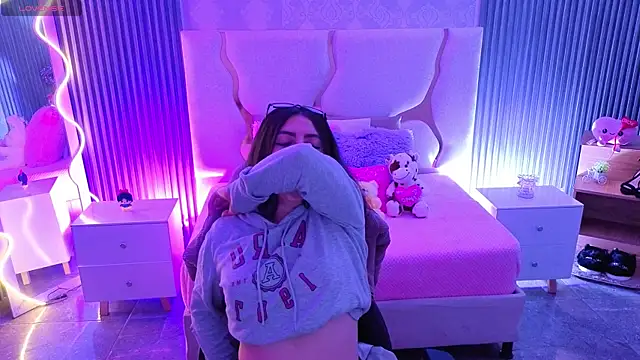 Ixchel tay online show from April 13, 4:07 am