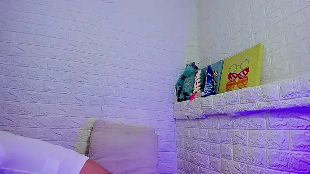 Snapshot of MelanyHarrysHH chatting on October 6, 3:04 am MelanyHarrysHH online show from October 6, 3:04 am