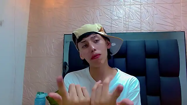 thaigo twink38 online show from December 5, 4:43 am