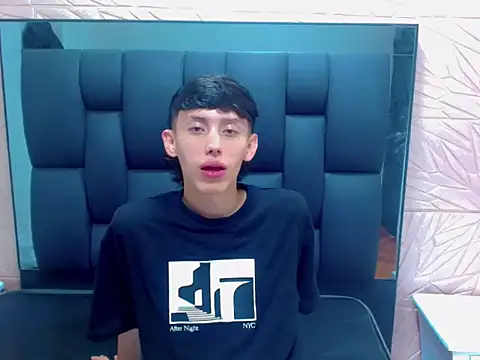 thaigo twink38 online show from December 20, 7:15 am