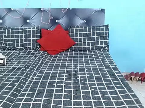 Snapshot of hey_mishtidoll chatting on December 9, 11:04 am hey mishtidoll online show from December 9, 11:04 am