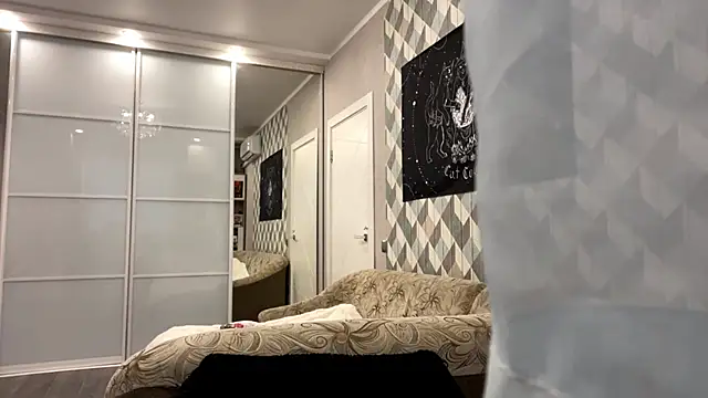 RebelKitsune online show from October 31, 5:08 am