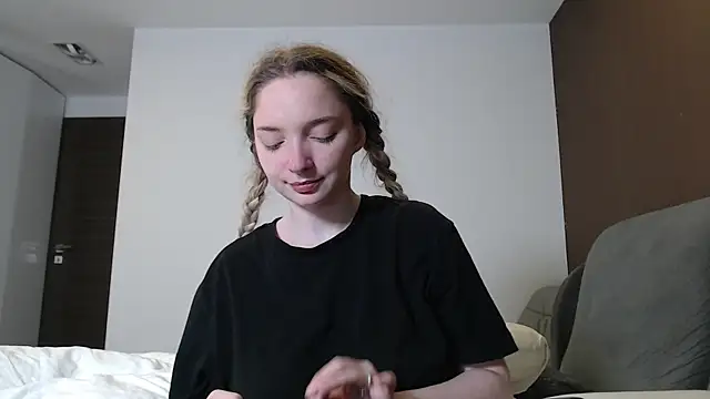jessicahbelle online show from June 12, 11:57 pm
