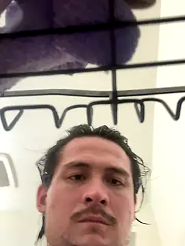 Snapshot of itsthecatchh chatting on October 31, 10:55 pm itsthecatchh online show from October 31, 10:55 pm