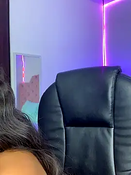 ScarletDesire  online show from October 17, 7:38 pm