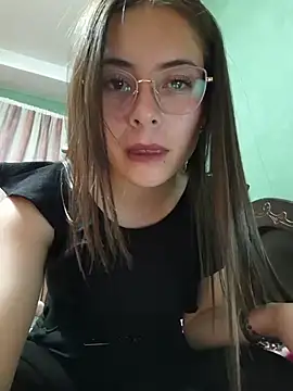 EmmaValencia  online show from November 19, 5:18 am