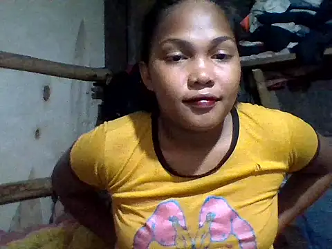 Snapshot of sweetlexypinay19 chatting on April 3, 1:42 pm sweetlexypinay19 online show from April 3, 1:42 pm